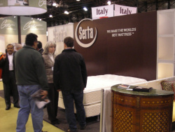 SERTA「サータ」のベッドが出展されているアメリカホテル業界の見本市・展示会 International HOTEL/MOTEL & RESTAURANT SHOW 19b